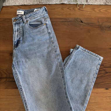 Mom jeans