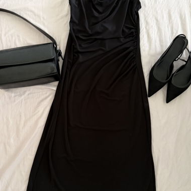 Schwarzes -Kleid