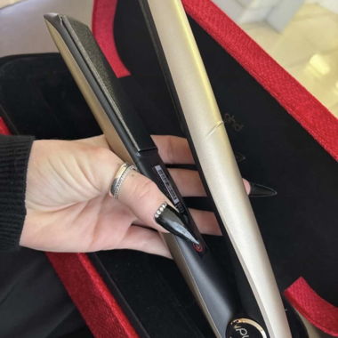 GHD gold new, with the red velvet box, exclusive. Luxury collection