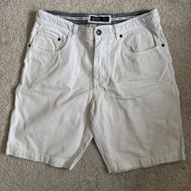 Weiße kurze Jeans Hose 