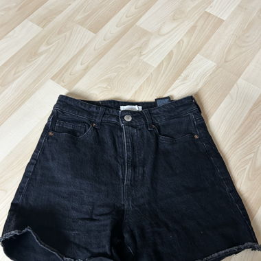 Kurze schwarze Jeans Hosen