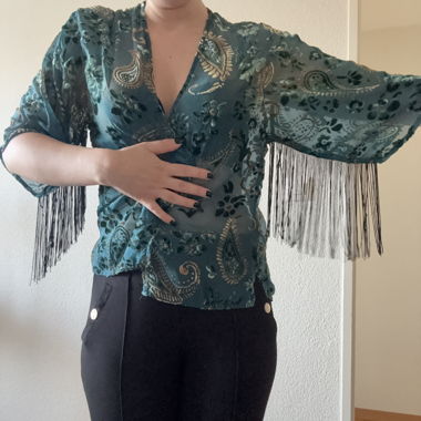 Kimono-Bluse grün mit Fransen