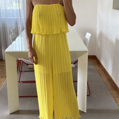 Tuta gialla plissettata ZARA
