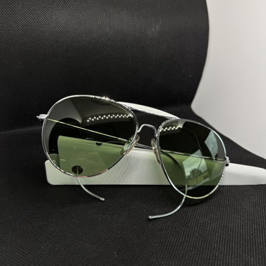 Piloten-Sonnenbrille mit grünen Gläsern