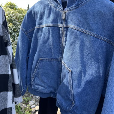 Giacca hoodie in denim Bershka