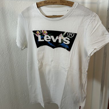 Levi’s shirt