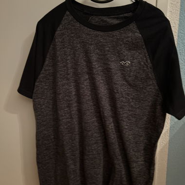 Schwarzes Hollister-Shirt
