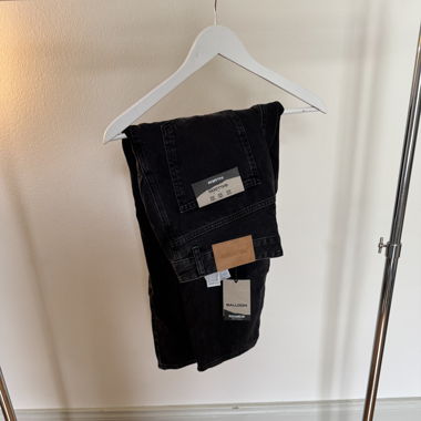 dunkle Ballon-Jeans von Pull&Bear