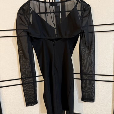 Robe noire Bershka à manches transparentes