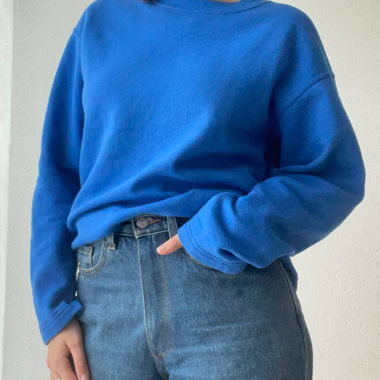 Oversized blue sweatshirt