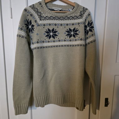 Beiger Norweger-Pullover mit Muster