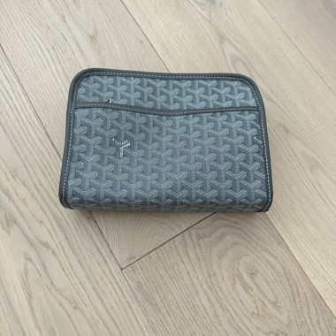 Pochette grise