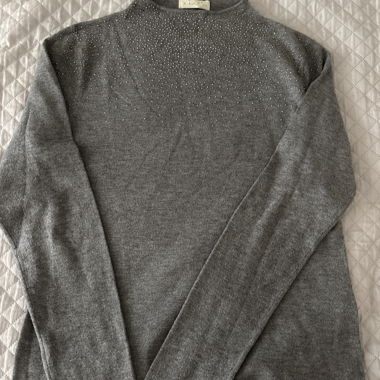 Grauer Pullover mit Strass X-MAX Grösse L