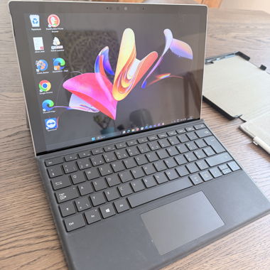 Tablet mit Tastaturhülle