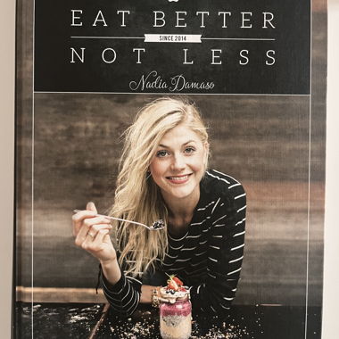 Book Eat better not less - Nadia Damaso