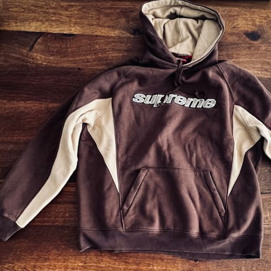 Supreme Division Sweatshirt mit Kapuze Braun