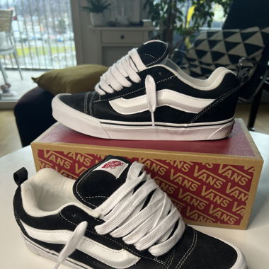 Vans Knu Skool  Schwarz/Weiss