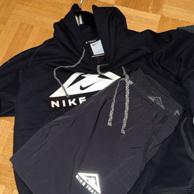 Nike Trail Hoodie & Pantaloni
