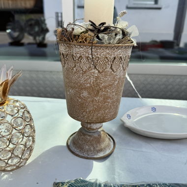 Vaso decorativo con piede