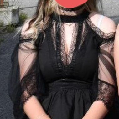 Schwarzes Kleid