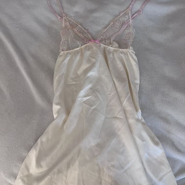 Nuisette aus Satin und Spitze