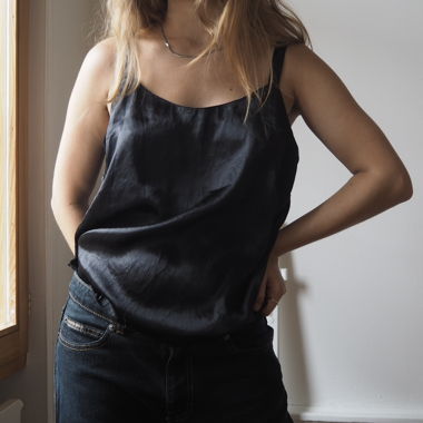 Silky black top🐈‍⬛