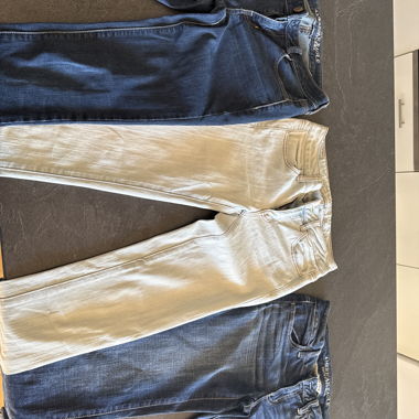 3 jeans différents coloris 