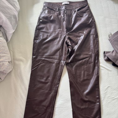 Pantaloni in finta pelle Abercrombie & Fitch