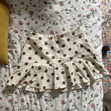 Gonna short beige a pois