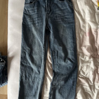 Straight Jeans