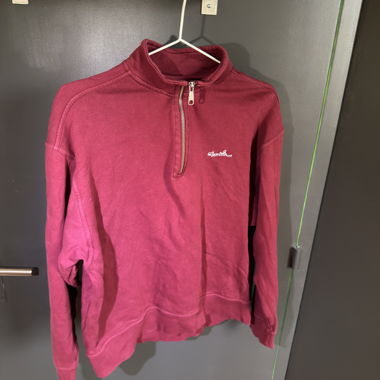 Maglia corta con zip rossa del marchio Doodah