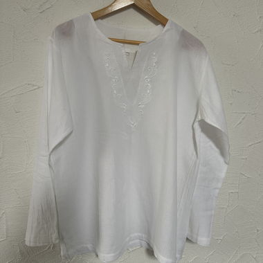 Blusa bianca mediterranea ricamata