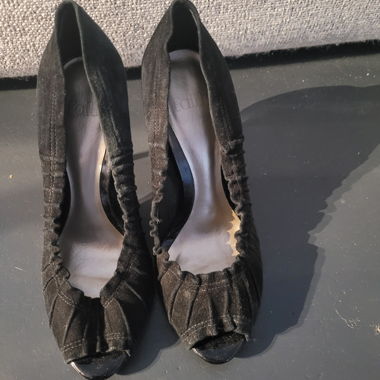 Scarpe con tacco alto in suede nero Faith UK, taglia 5