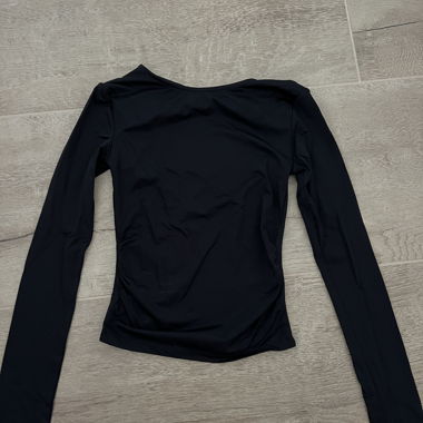 Black Long-Sleeve open back Top