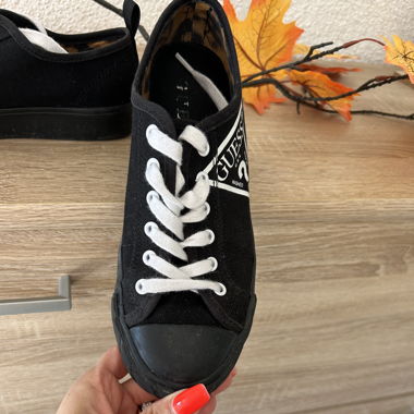 Sneaker