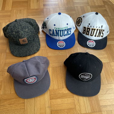 Lot of 5 snapback and baseball caps
