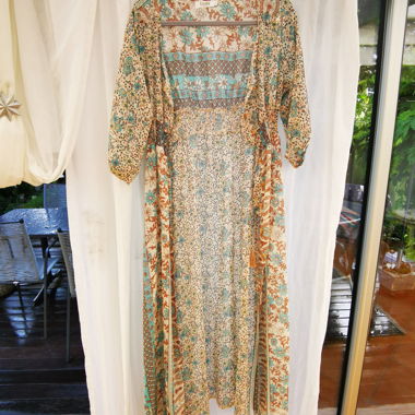 Abito maxi-cappa Vicabo con stampa floreale XL