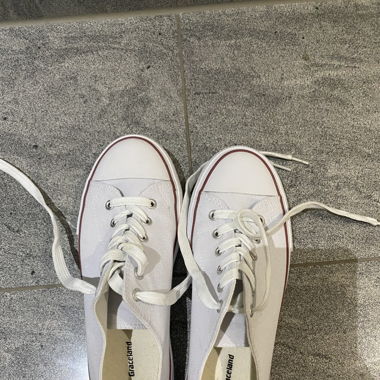 Sneaker