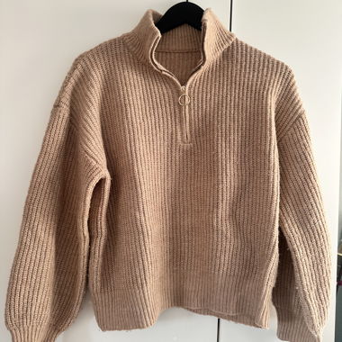 Maglione in maglia camel con mezza zip