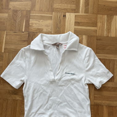 Kurzarm Oberteil mit Kragen