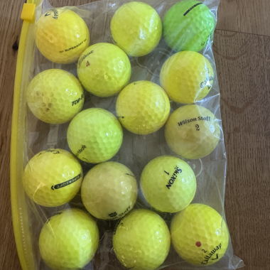 23 Golfbälle gelb mit Flugerfahrung