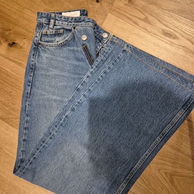 Zara High-Waist Jeans