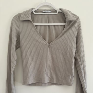 Pull crop top
