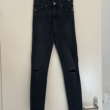 Jean skinny noir déchiré