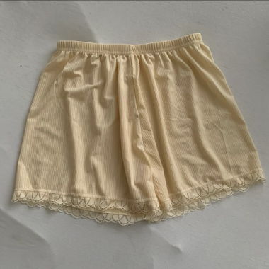 2 Shorts
