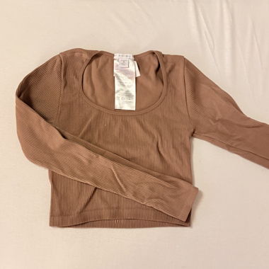 3 ribbed long-sleeve crop tops