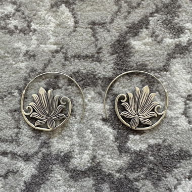 Boho Silber Lotus Creolen