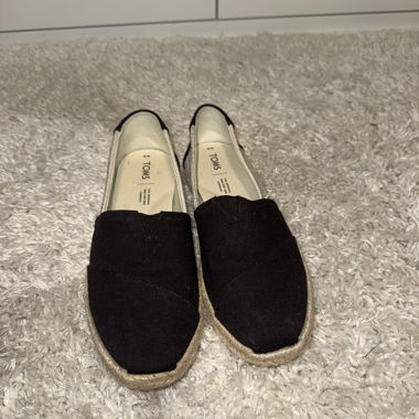 TOMS Schuhe