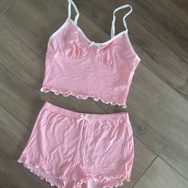 UNGETRAGEN! TOP UND SHORTS GRÖSSE S