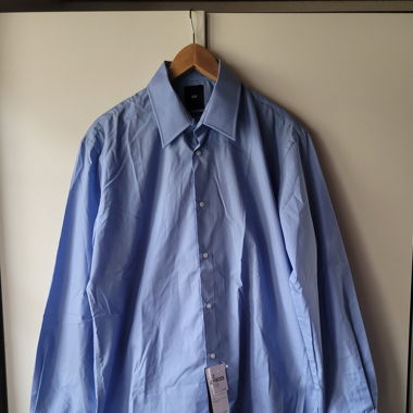 Blaues Hemd
